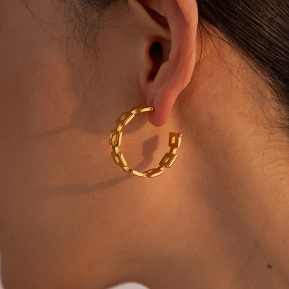 18K Gold Plated Hoop Earrings*Geometric Earrings* - Picture 4 of 5